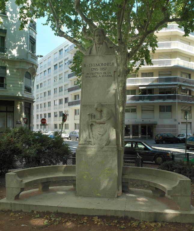 Monument commémoratif de Barthélémy Thimonnier