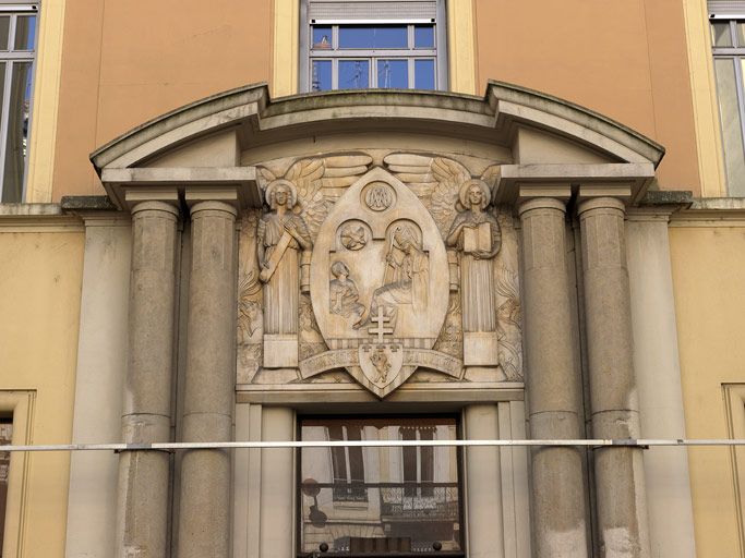 Haut-relief : Saint Irénée enseignant