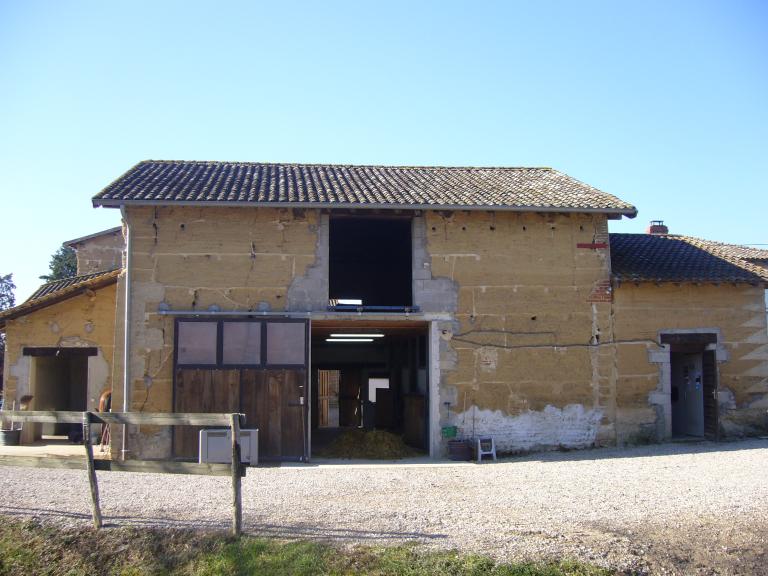 Ancien prieuré de Monberthoud, actuellement centre équestre