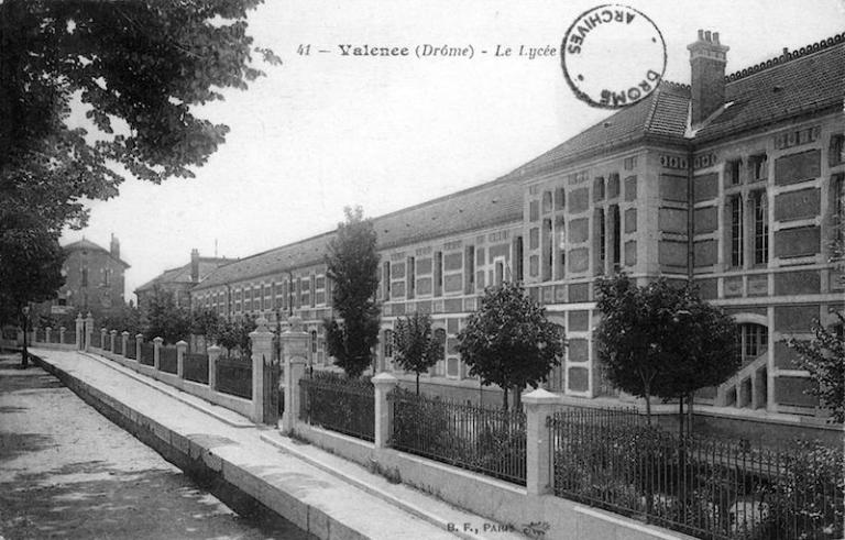Les bâtiments nord (B) et sud (C) du lycée Emile-Loubet