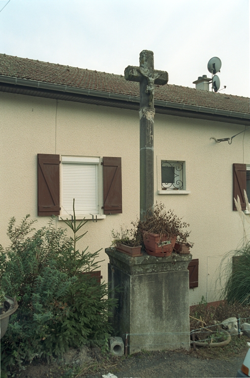 Les croix monumentales du canton de Boën et de la commune de Sail-sous-Couzan