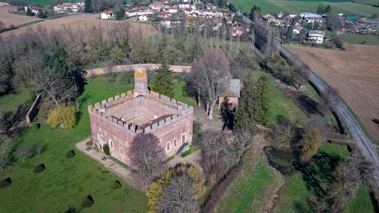 Maison forte dite château de Juis