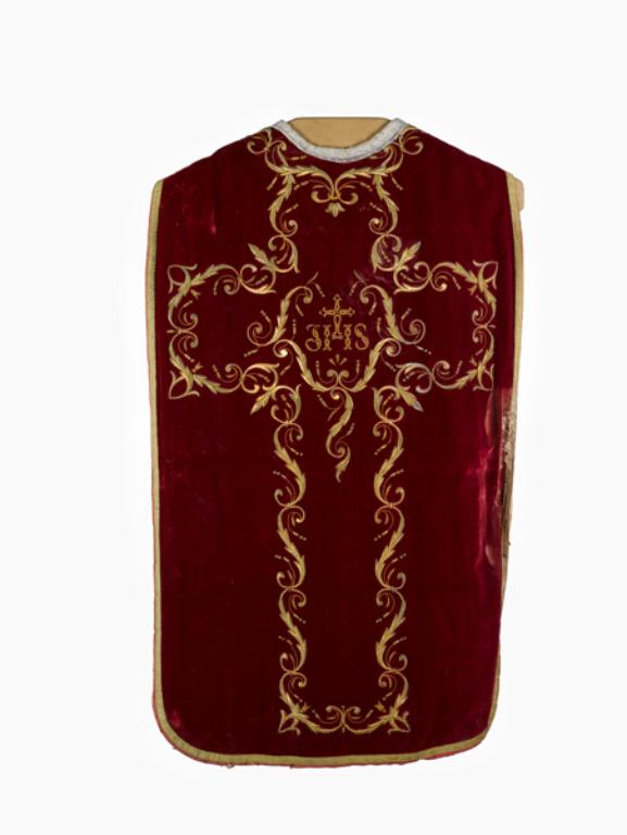 chasuble, étole, manipule, voile de calice, bourse de corporal : ornement rouge