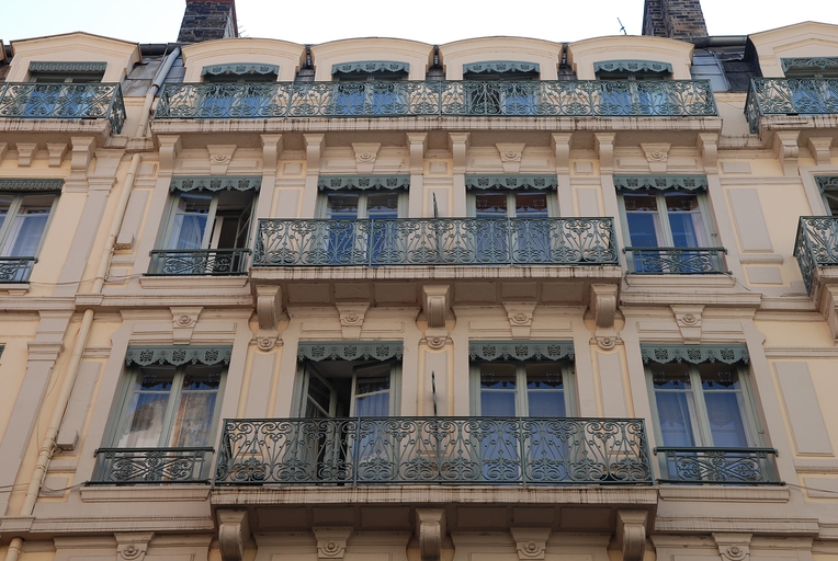 Immeuble aujourd'hui Globe et Cecil hôtel