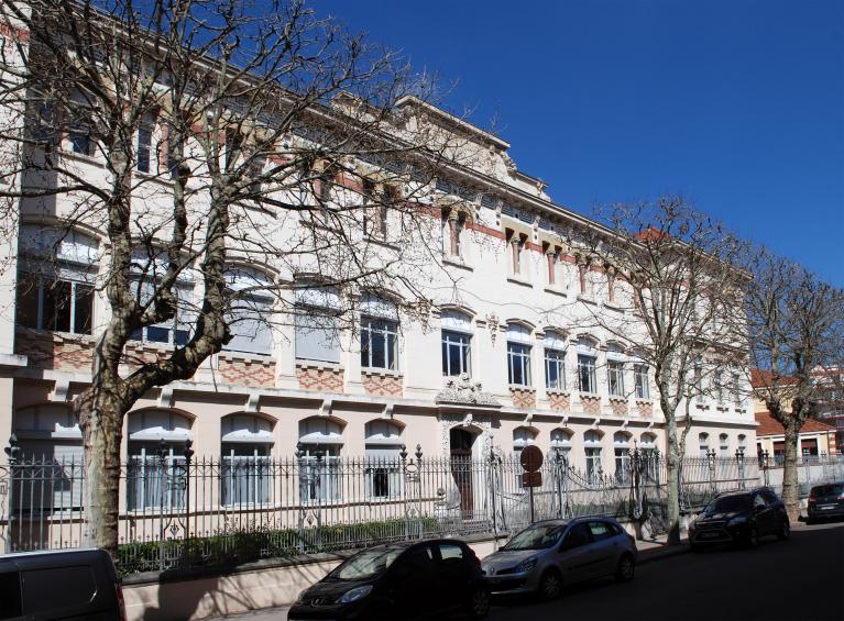 École pratique de commerce et d’industrie, actuellement lycée d’enseignement général, technologique et professionnel, dit cité scolaire Hippolyte Carnot