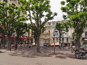 Place des Bains, puis place des Thermes