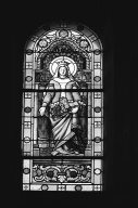 Ensemble de 2 verrières (en pendant, verrière à personnages) : sainte Élisabeth de Hongrie, saint évêque (baies 103, 104)