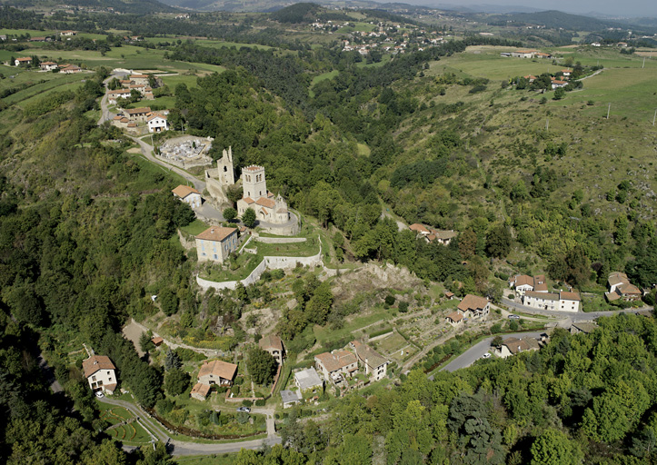 Vue aérienne du site du Vieil Ecotay et du Taillou, depuis le sud-est.