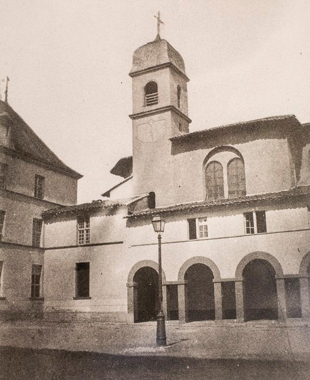 Manoir de Chènevoux, puis collège de jésuites, puis école centrale, puis lycée de garçons, actuellement lycée d'enseignement secondaire Jean-Puy