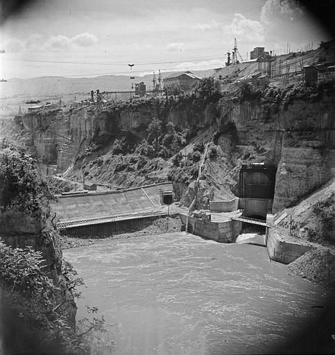 Barrage et centrale hydroélectrique de Génissiat