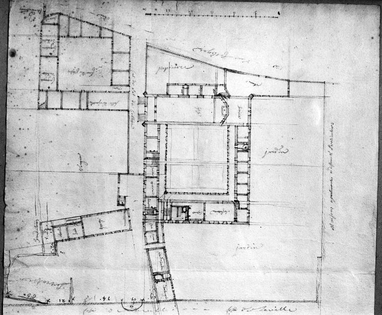 Collège de jésuites de Billom, puis école secondaire, petit séminaire, collège communal (?), école militaire (désaffecté)