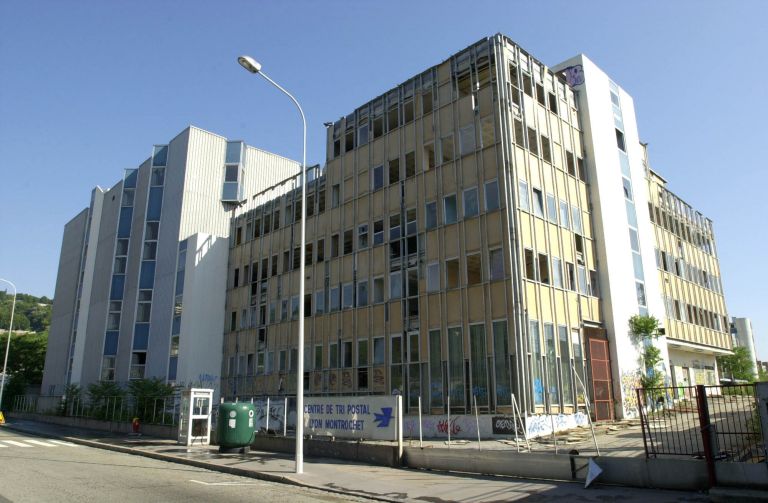 Immeuble de bureaux, centre de tri postal Montrochet, actuellement terrain nu