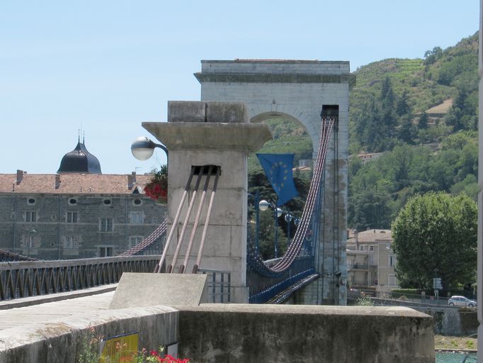 Pont routier, actuellement passerelle Marc Seguin