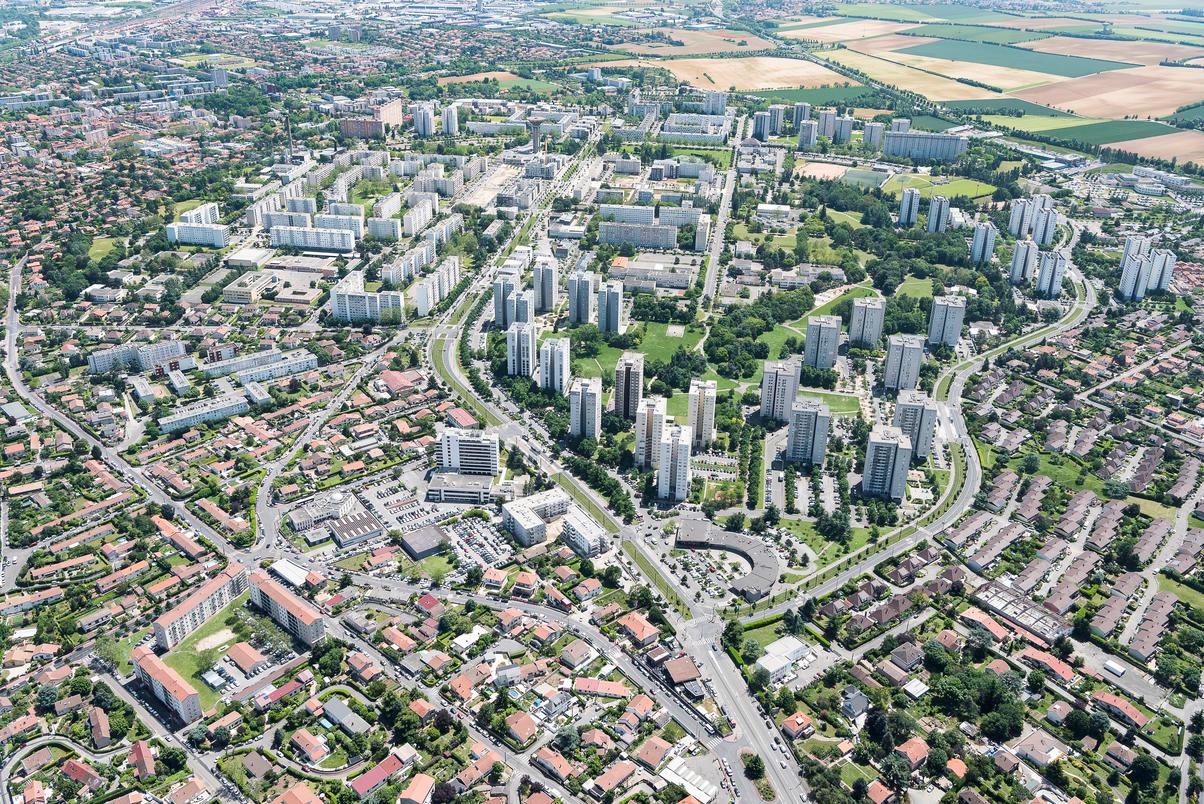 Immeubles et tours dits Zone d'Urbanisation Prioritaire des Minguettes à Vénissieux