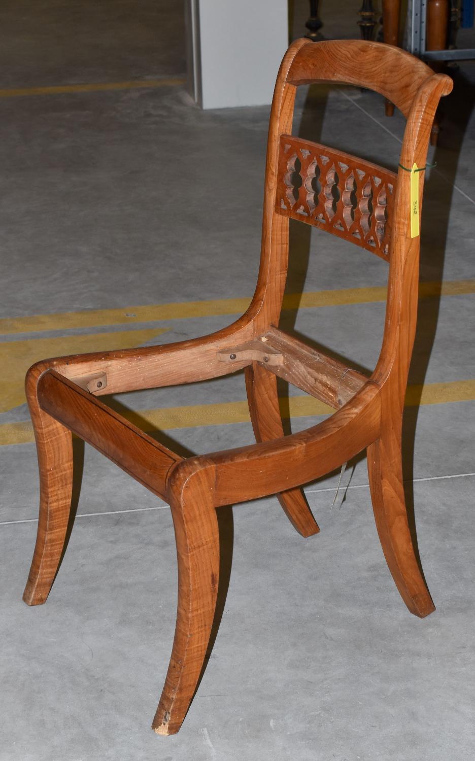 Chaise à dossier enroulé n° 1
