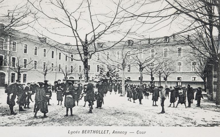 Lycée de garçons, actuellement Lycée Claude-Louis-Berthollet