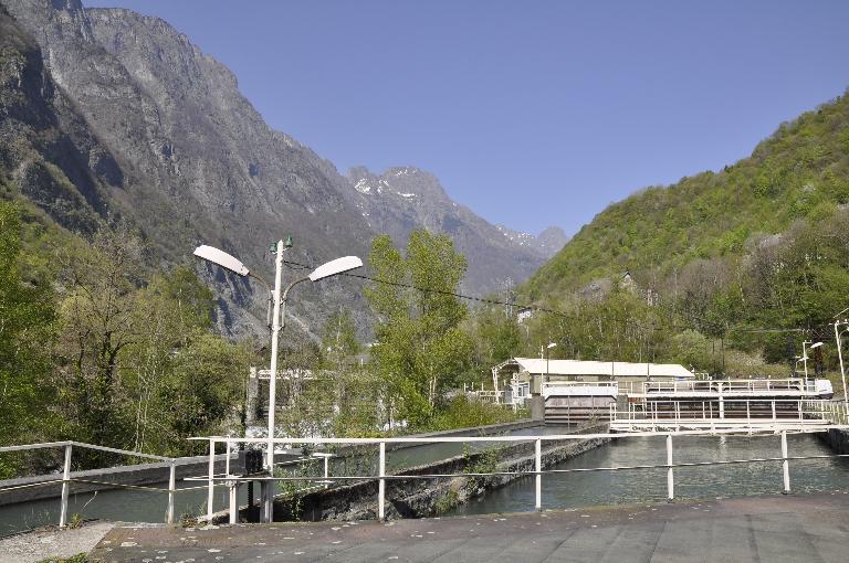 centrale et barrage de Rioupéroux, basse-vallée de la Romanche et cité ouvrière de la Salinière