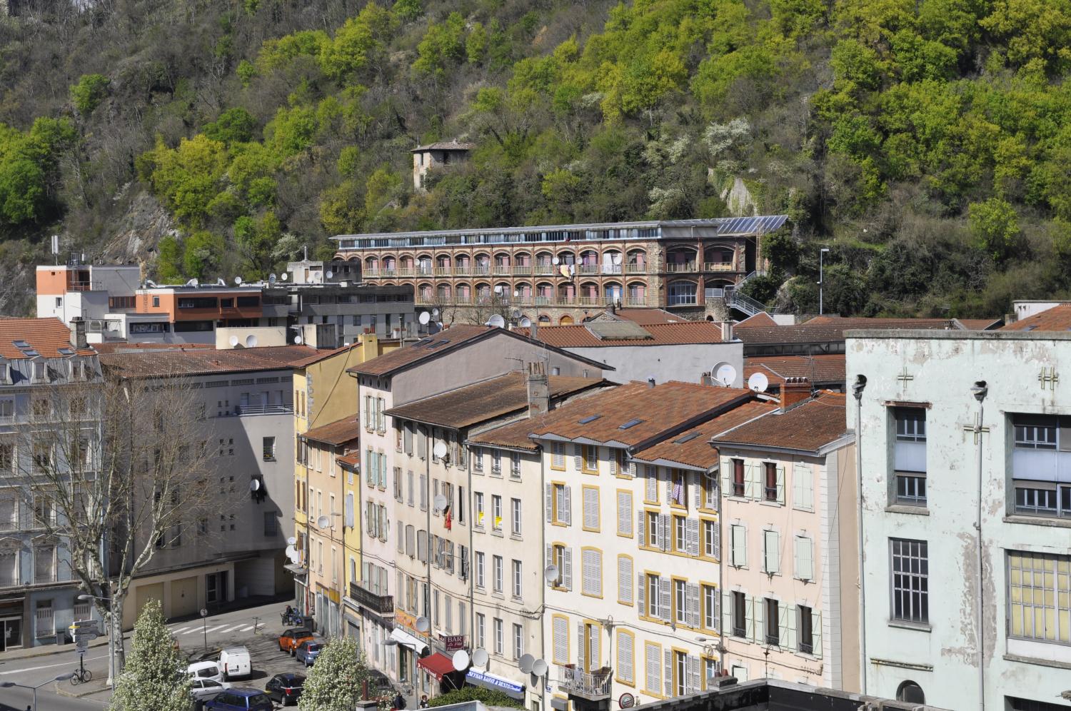 Etendage BUISSON puis usine TEYTU encollage et séchage de laine cardée actuellement réhabilitée en logements HLM