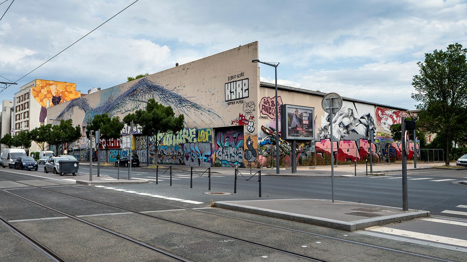 Entrepôt industriel  dépôt de ferraille Recchia actuellement lieux d'expositions transitoires