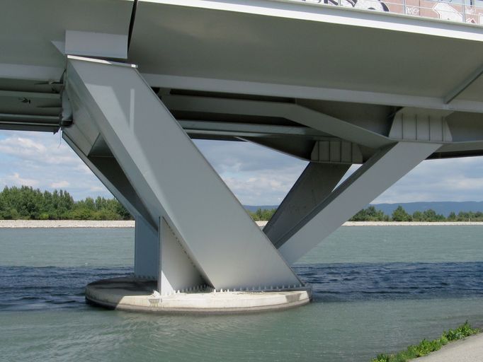 Pont ferroviaire (ligne TGV) dit viaduc de La Garde-Adhémar