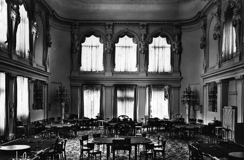 Casino Grand-Cercle, puis Palais de Savoie, actuellement casino Grand-Cercle