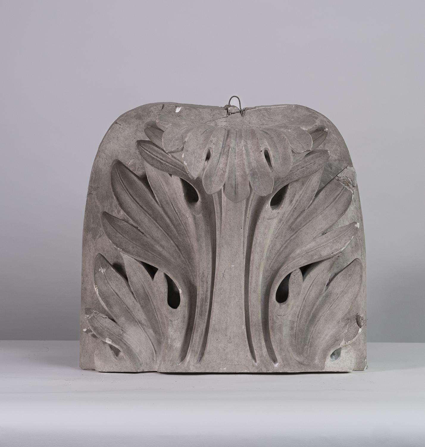 Haut-relief : Petite feuille d'acanthe du temple de Castor et Pollux