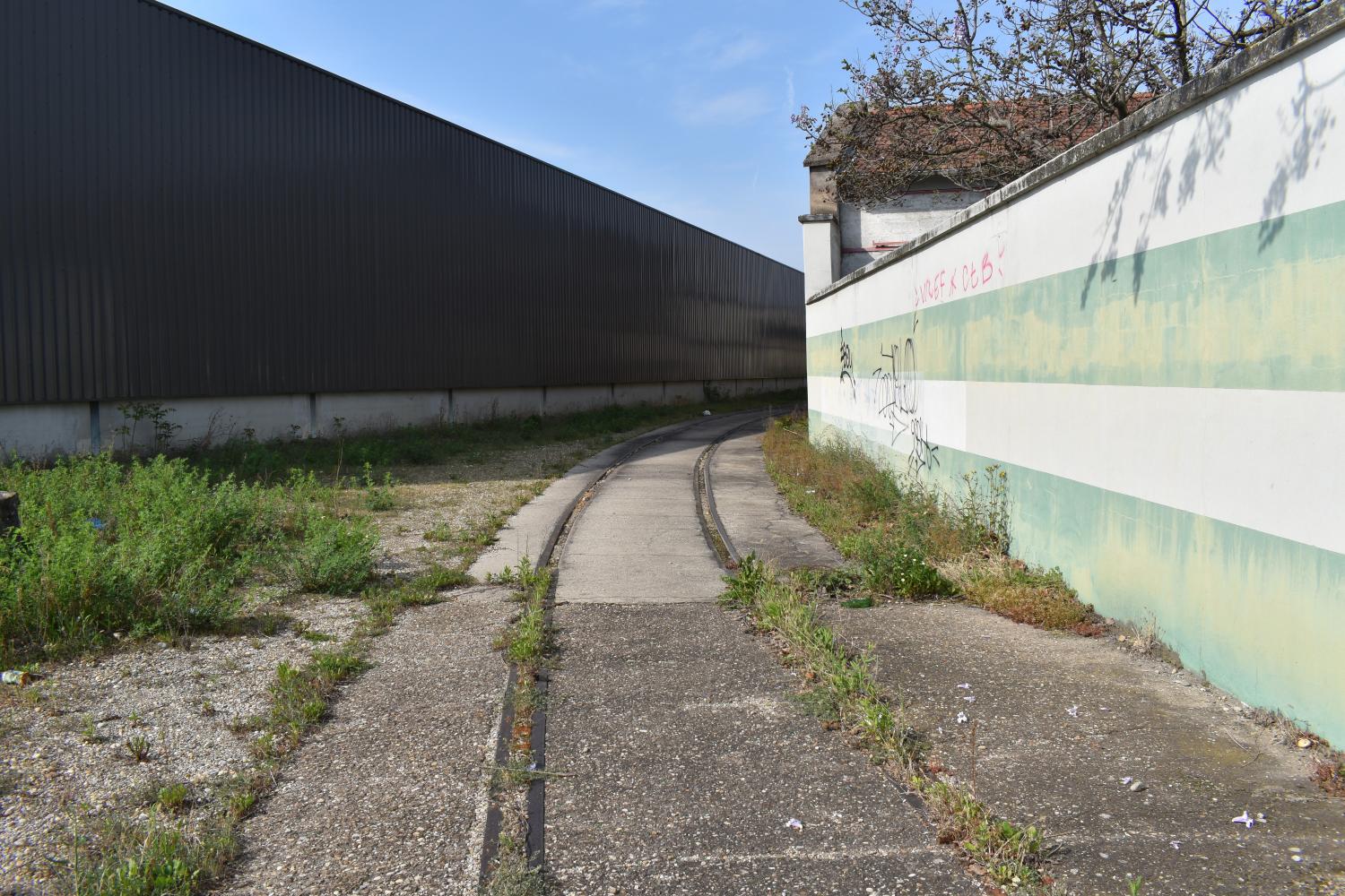 Société Française des Electrodes - Puis Société des Electrodes et Réfractaires Savoie et Carbone Savoie - Actuellement Saint-Gobain Savoie Réfractaires et Tokai Cobex Savoie