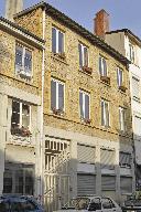 Immeubles et atelier de menuisier