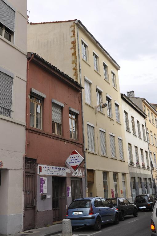 Immeuble-atelier, actuellement immeuble à logements