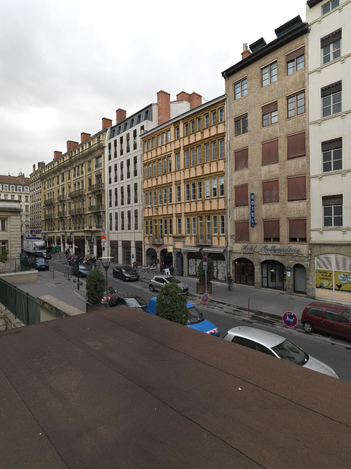 La rue Bellecordière, rive ouest