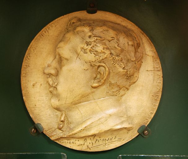 Demi-relief (médaillon) : Portrait de M. Ferdinand Chalandon