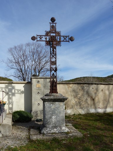 Croix du cimetière de Barret-de-Lioure