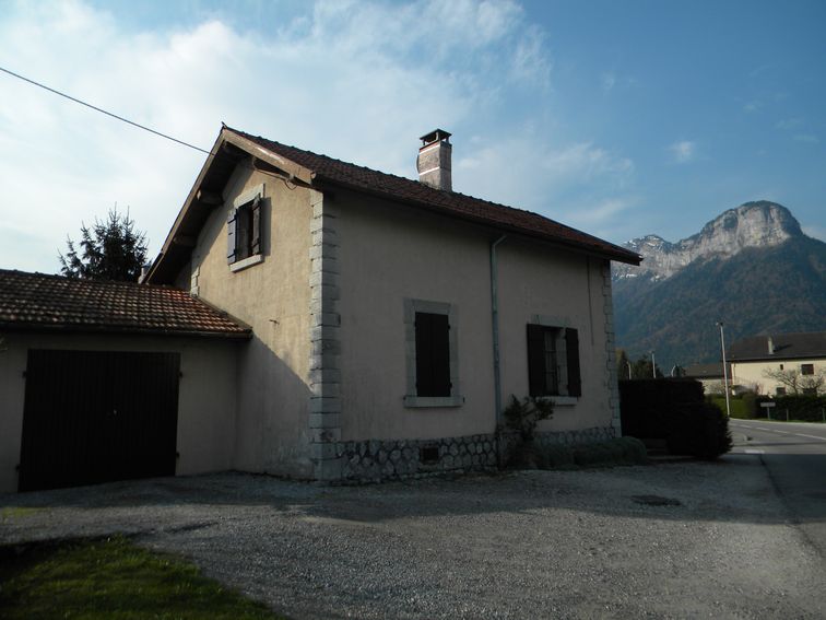 Maison de garde-barrière