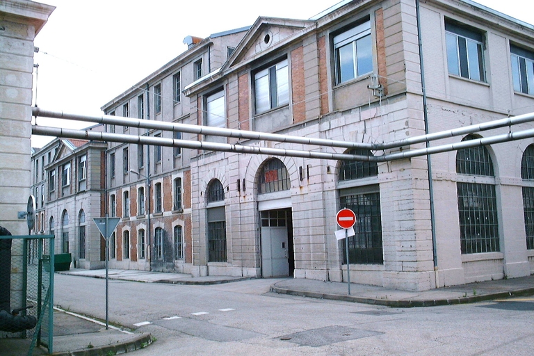 Usine d'armes dite manufacture Royale d'armes de Saint-Etienne puis GIAT Industrie actuellement cité du Design