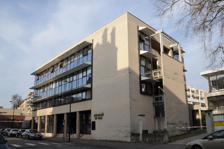 Immeuble, résidence de tourisme Les Loges du Park et immeuble de bureaux, cabinet de radiologie