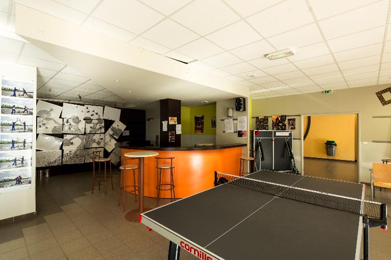 Lycée agricole et collège agricole féminin, actuellement lycée agricole Olivier-de-Serres