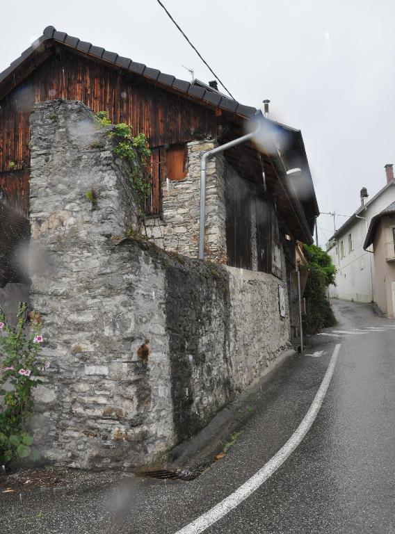 Tannerie Favier puis moulin à farine Armand puis Passin puis serrurerie ou forge Vial actuellement logement