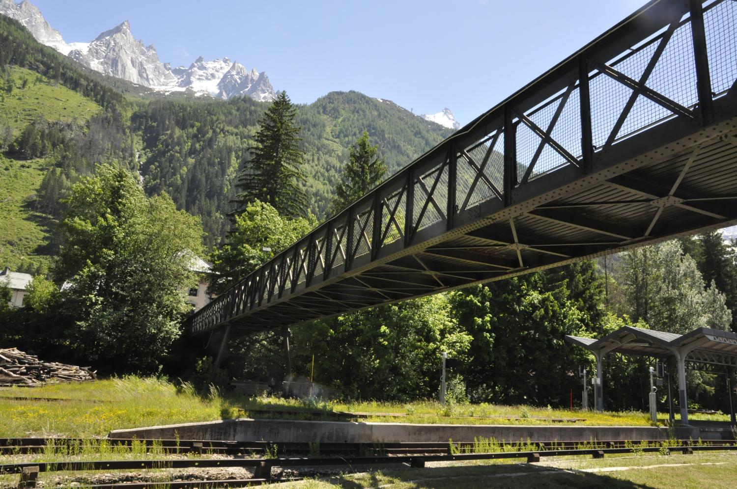Passerelle piétonne de la gare basse du Montenvers