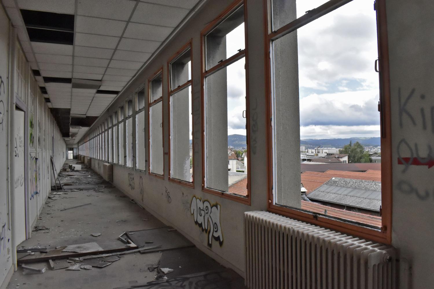 Collège d'enseignement technique, puis lycée professionnel Adrien-Testud, Le Chambon-Feugerolles, actuellement désaffecté