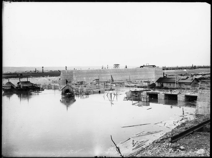 Barrage de garde dit barrage hydroélectrique de Jonage, écluse