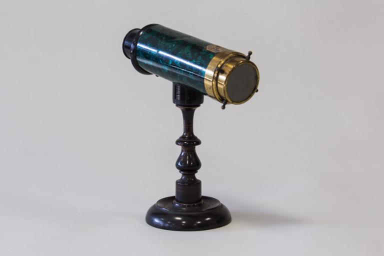 Instrument de démonstration en optique : kaléïdoscope