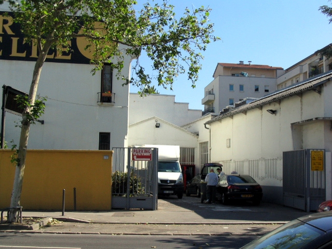 Robinetterie Jacquin et Huzel, puis Usine de construction mécanique La Buire, puis Usine de mécanique de précision La Précision Mécanique actuellement dépôt vente dit le Troc de l'île