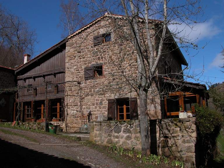 Présentation de la commune d'Essertines-en-Châtelneuf