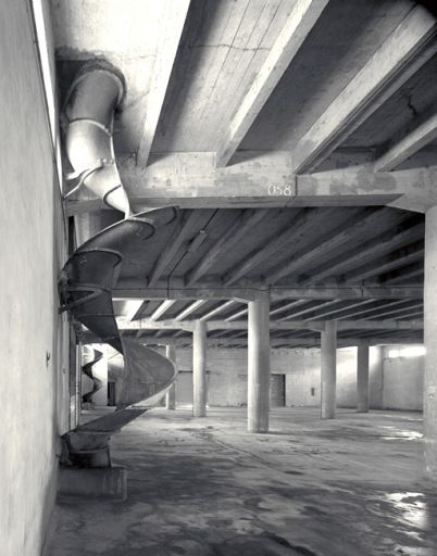 Entrepôt commercial, dit magasin général des sucres, puis la Sucrière espace d'exposition.