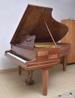 Piano trois quarts de queue Pleyel modèle 2