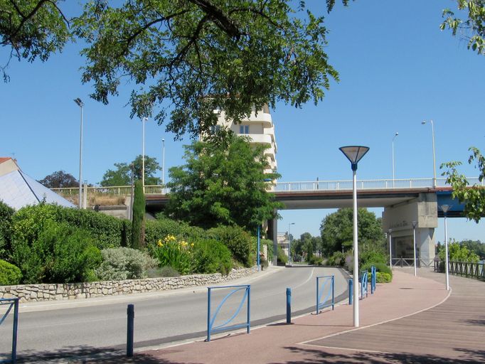 Pont routier Frédéric Mistral