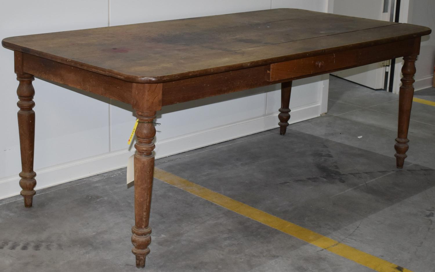 Table à manger n° 1