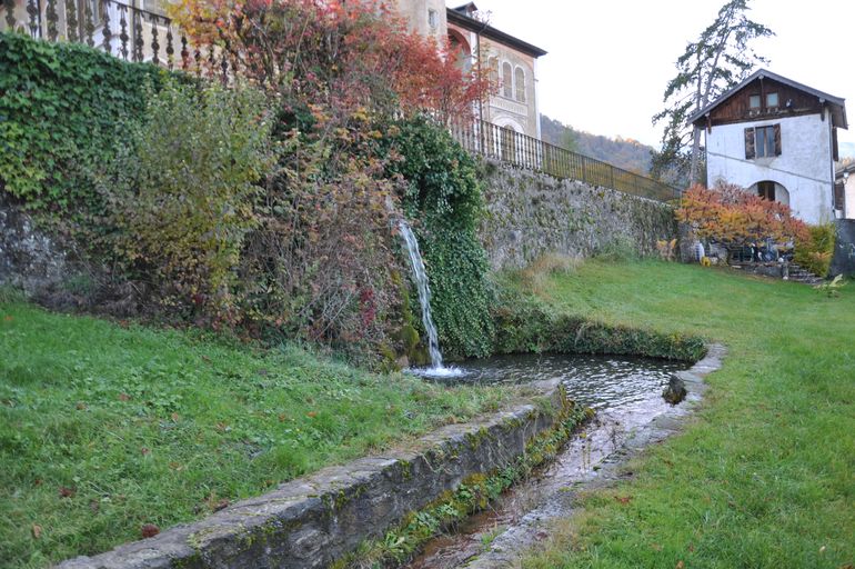 Le haut-fourneau de Giez puis Usines Royales de Giez puis Usine textile dite Usines Gourd Croisat Dubost et Cie puis Ancienne soierie actuellement golf de Giez