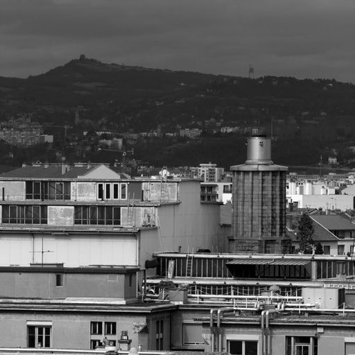 Ensemble des équipements techniques : centrales thermique et électrique, station de pompage, atelier