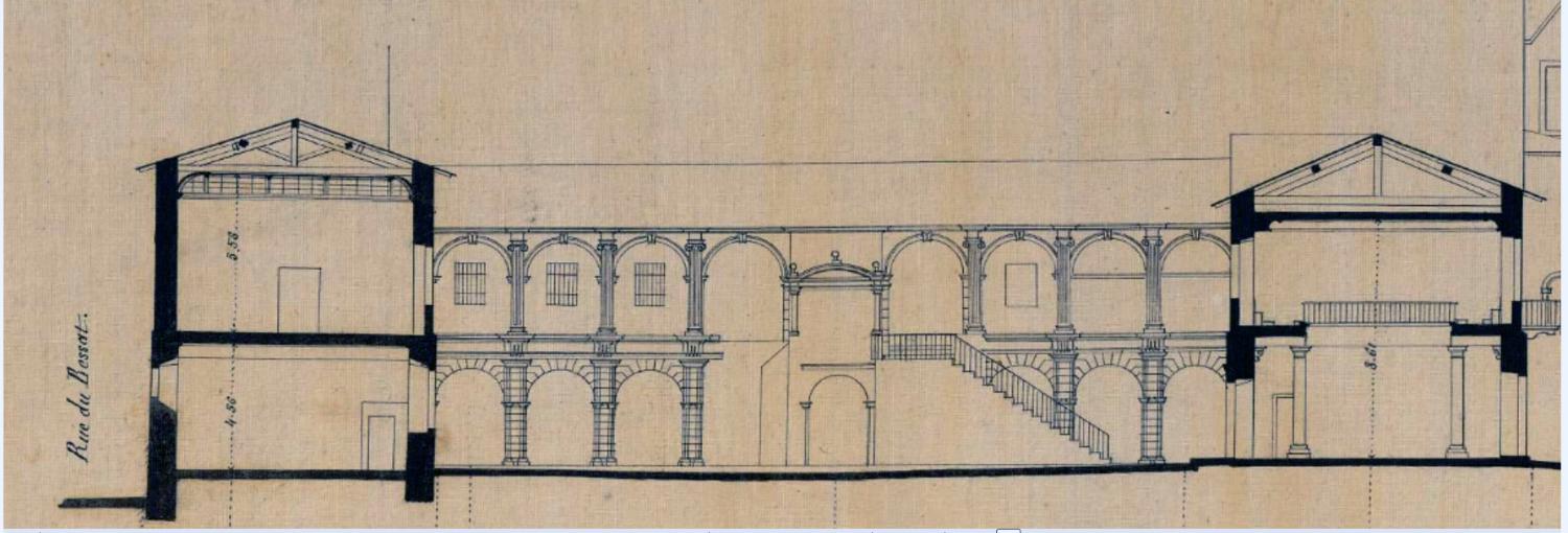 Elévation de la galerie nord de la cour des classes, avec l'escalier droit desservant le premier étage (détail de l'élévation de 1862 par L.-Ch. Le Maire, AN, CP/F/17/*/2569)
